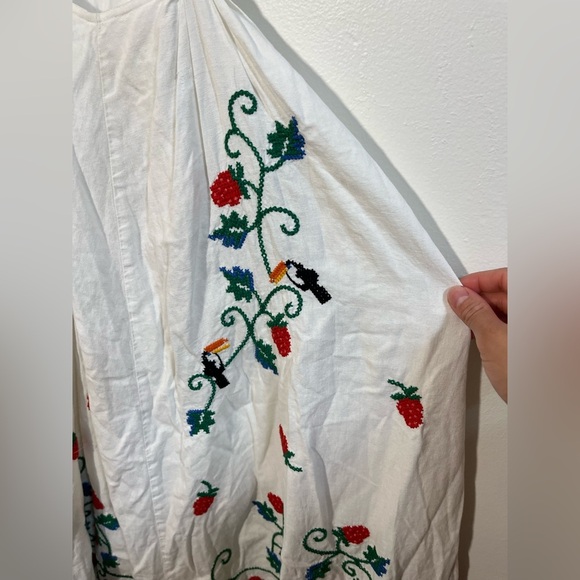 Cross Stitch Toucan Embroidered Dress
Farm Rio - Picture 6 of 11